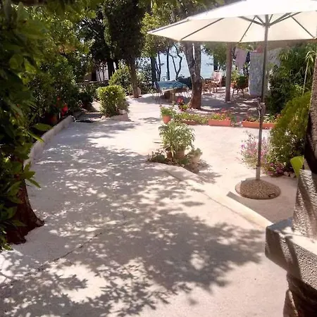 In 33251 Apartman