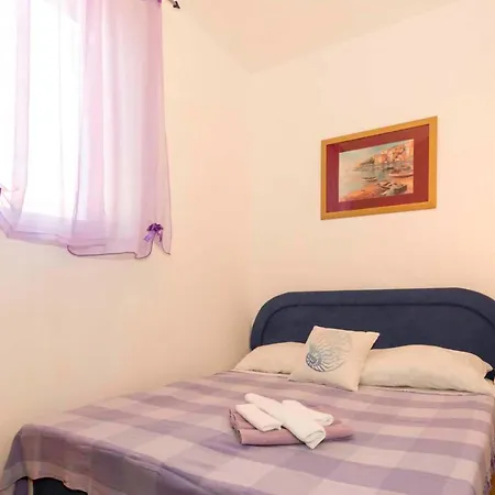 In 33251 Apartman Kraljevica