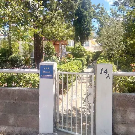 In 33251 Apartman *