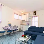 In 33251 דירה *